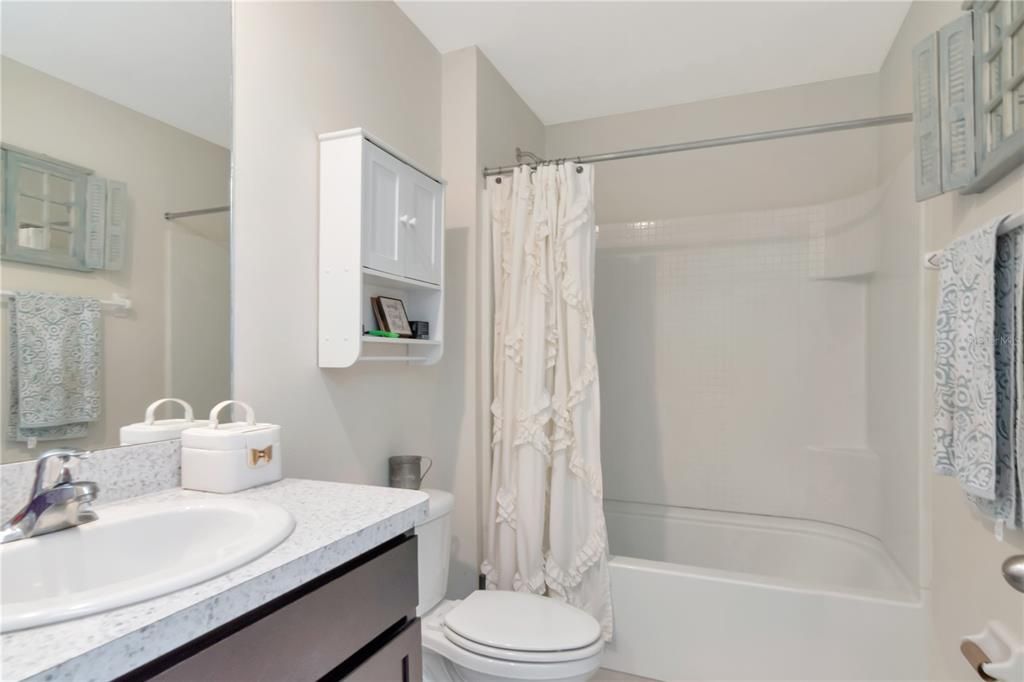 待售: $375,000 (4 贝兹, 2 浴室, 1846 平方英尺)