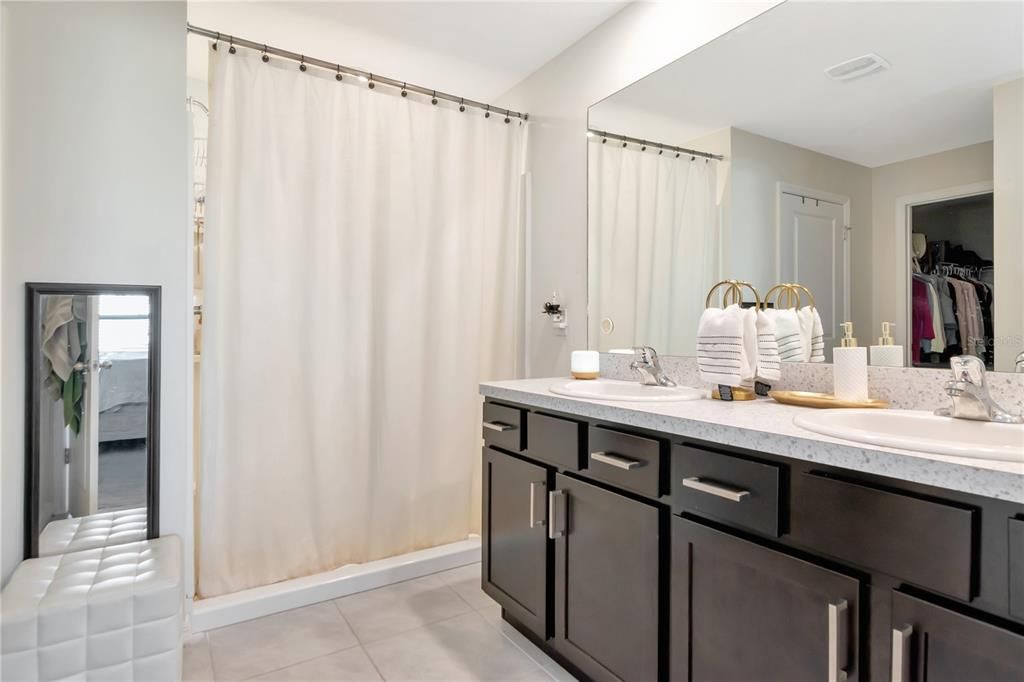 待售: $375,000 (4 贝兹, 2 浴室, 1846 平方英尺)