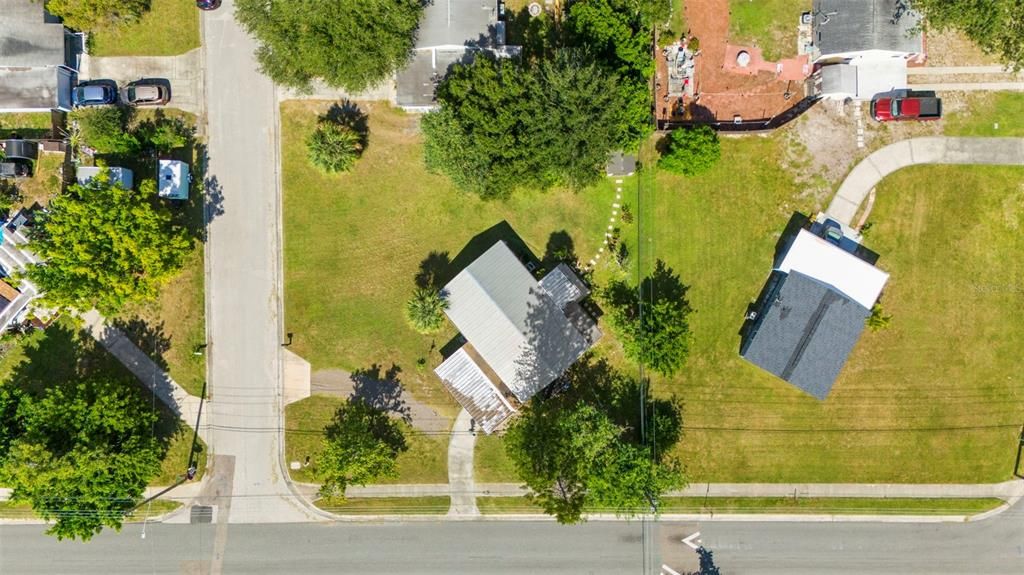 На продажу: $319,900 (2 спален, 1 ванн, 1038 Квадратных фут)