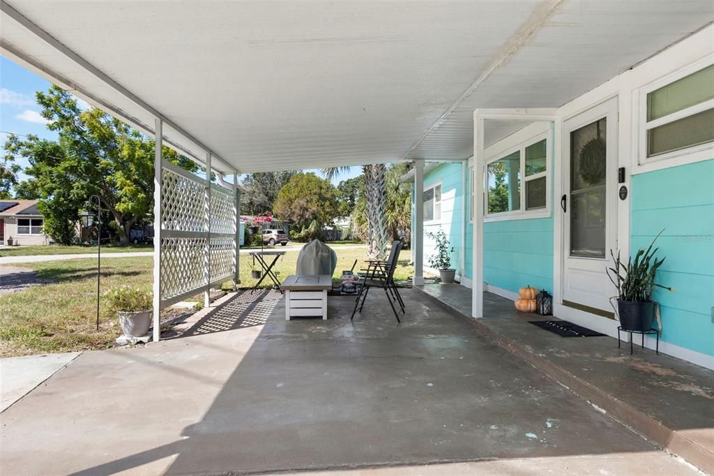 На продажу: $319,900 (2 спален, 1 ванн, 1038 Квадратных фут)