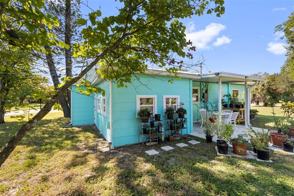 На продажу: $319,900 (2 спален, 1 ванн, 1038 Квадратных фут)