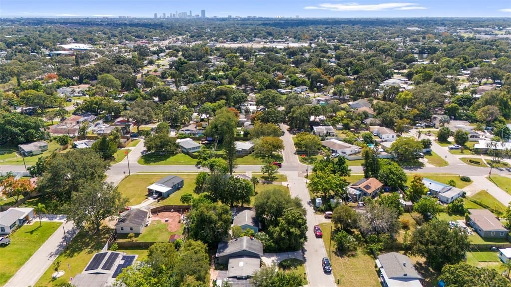 На продажу: $319,900 (2 спален, 1 ванн, 1038 Квадратных фут)