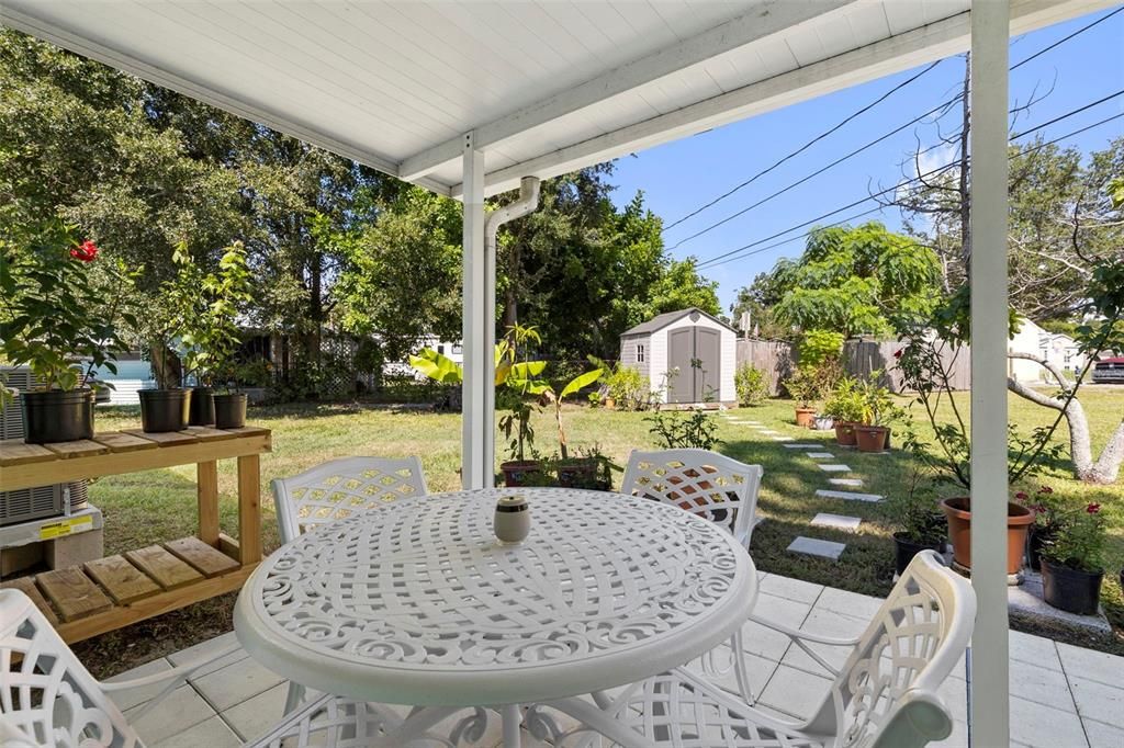 На продажу: $319,900 (2 спален, 1 ванн, 1038 Квадратных фут)