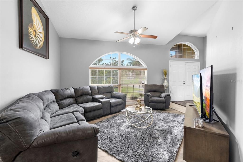 For Sale: $349,900 (3 beds, 2 baths, 1849 Square Feet)