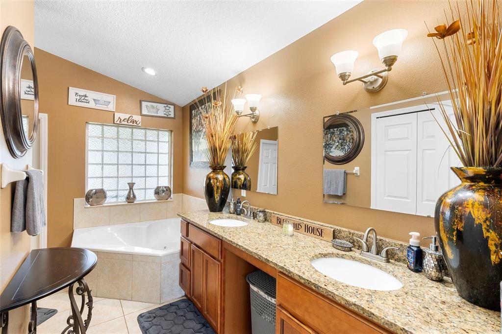 For Sale: $349,900 (3 beds, 2 baths, 1849 Square Feet)