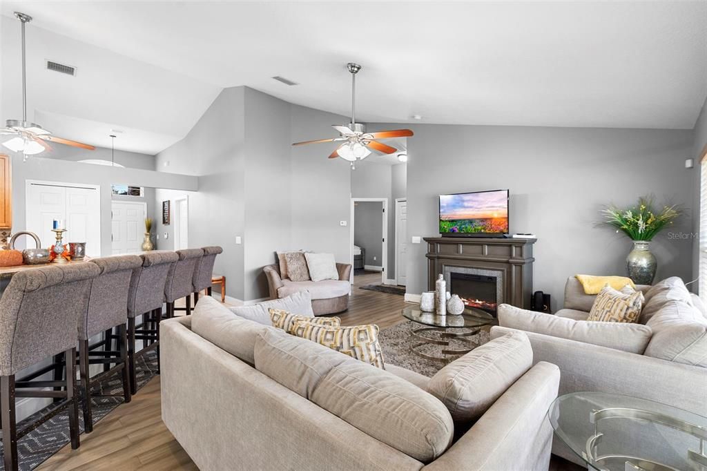 For Sale: $349,900 (3 beds, 2 baths, 1849 Square Feet)