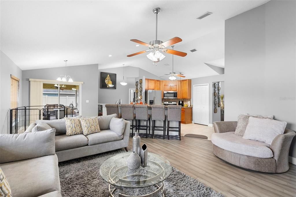 For Sale: $349,900 (3 beds, 2 baths, 1849 Square Feet)