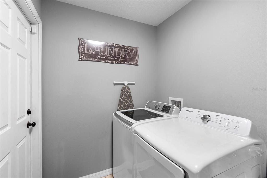 For Sale: $349,900 (3 beds, 2 baths, 1849 Square Feet)