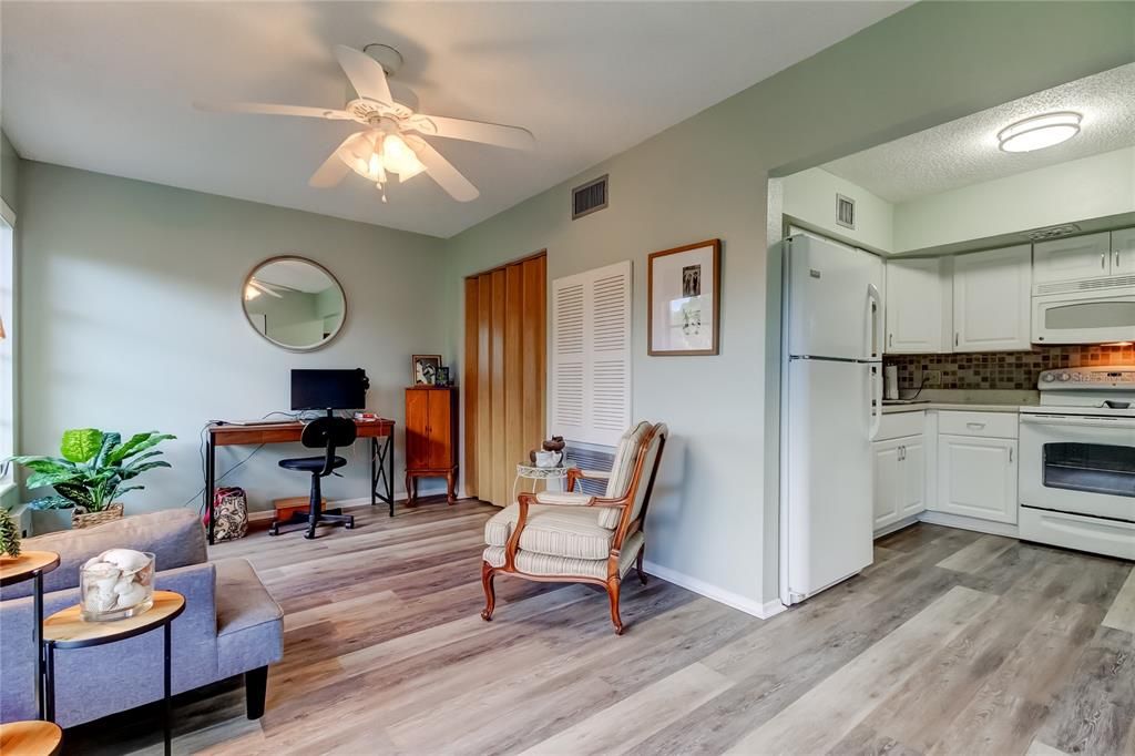 En Venta: $199,000 (2 camas, 2 baños, 1100 Pies cuadrados)