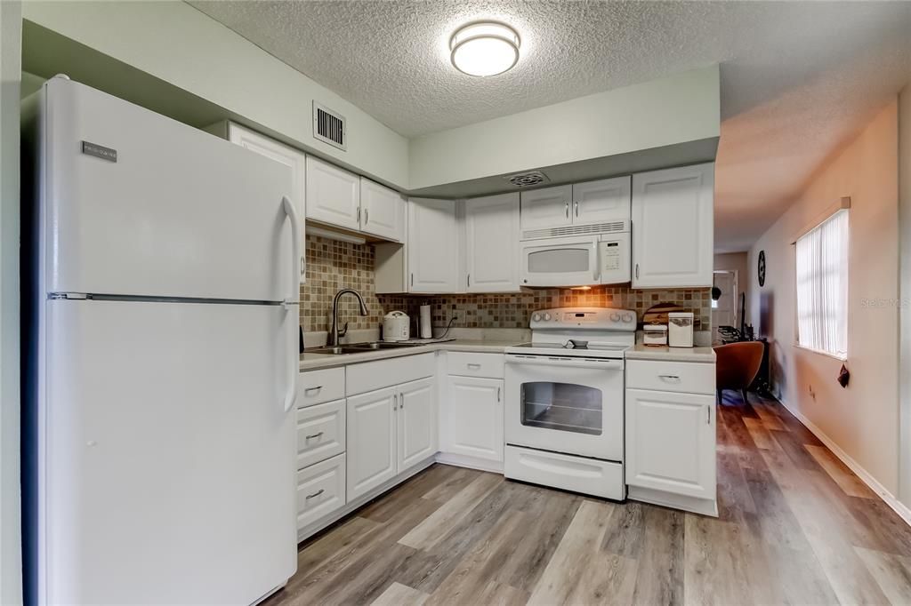 En Venta: $199,000 (2 camas, 2 baños, 1100 Pies cuadrados)