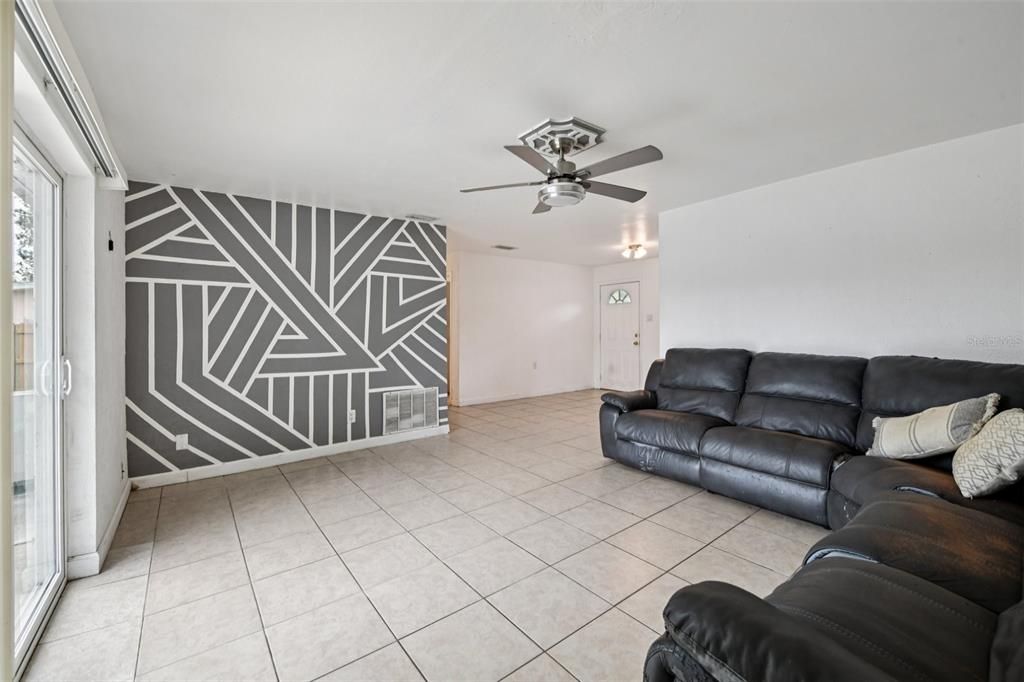 En Venta: $225,000 (3 camas, 1 baños, 1128 Pies cuadrados)