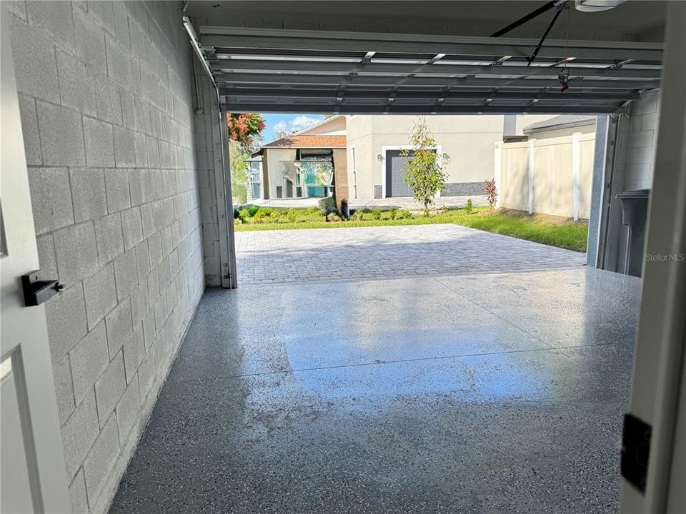 For Sale: $475,000 (3 beds, 2 baths, 1209 Square Feet)