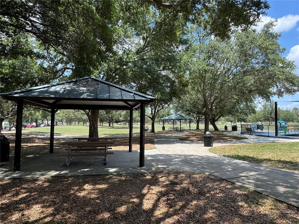 For Sale: $475,000 (3 beds, 2 baths, 1209 Square Feet)