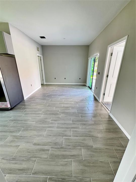 For Sale: $475,000 (3 beds, 2 baths, 1209 Square Feet)