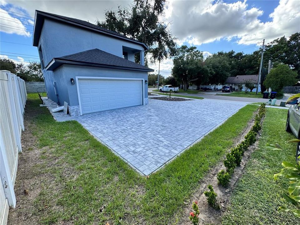 For Sale: $475,000 (3 beds, 2 baths, 1209 Square Feet)