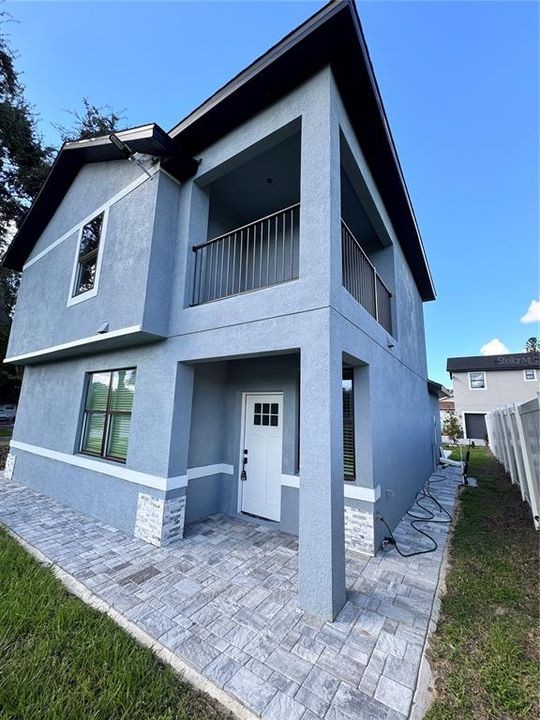 For Sale: $475,000 (3 beds, 2 baths, 1209 Square Feet)