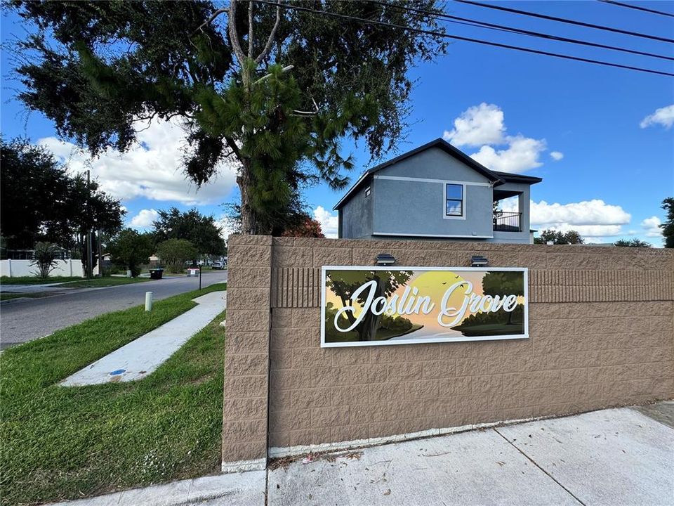 For Sale: $475,000 (3 beds, 2 baths, 1209 Square Feet)
