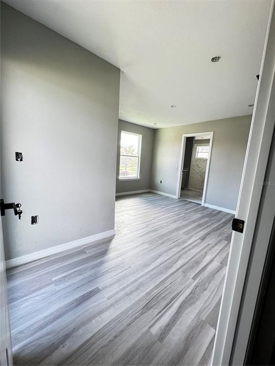 For Sale: $475,000 (3 beds, 2 baths, 1209 Square Feet)