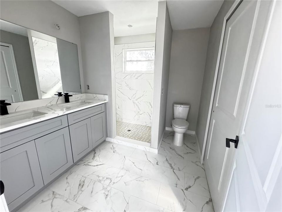 For Sale: $475,000 (3 beds, 2 baths, 1209 Square Feet)