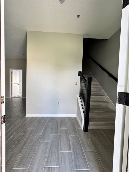 For Sale: $475,000 (3 beds, 2 baths, 1209 Square Feet)