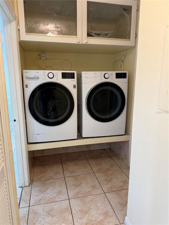 待售: $200,000 (2 贝兹, 2 浴室, 891 平方英尺)