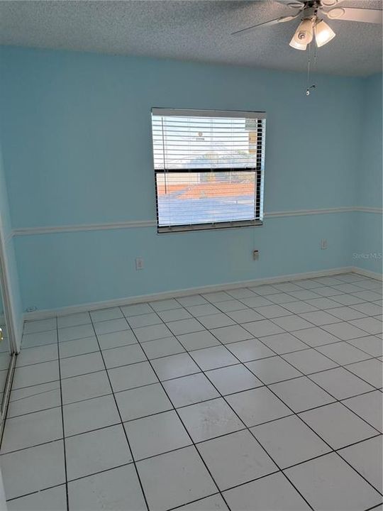 待售: $200,000 (2 贝兹, 2 浴室, 891 平方英尺)