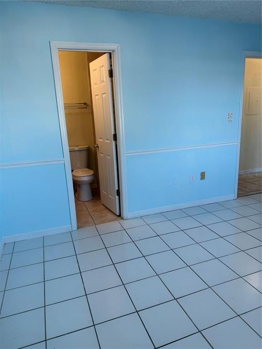 待售: $200,000 (2 贝兹, 2 浴室, 891 平方英尺)