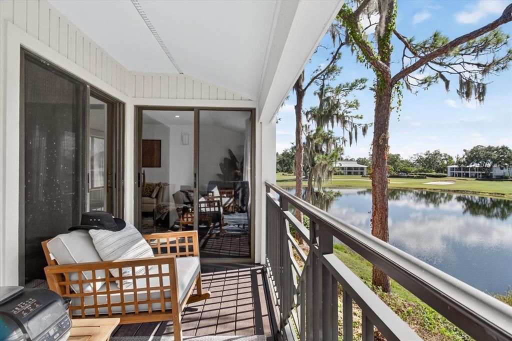 待售: $224,000 (1 贝兹, 1 浴室, 819 平方英尺)