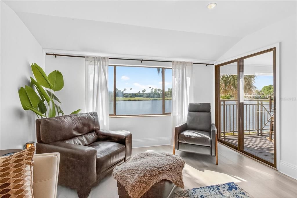 待售: $224,000 (1 贝兹, 1 浴室, 819 平方英尺)