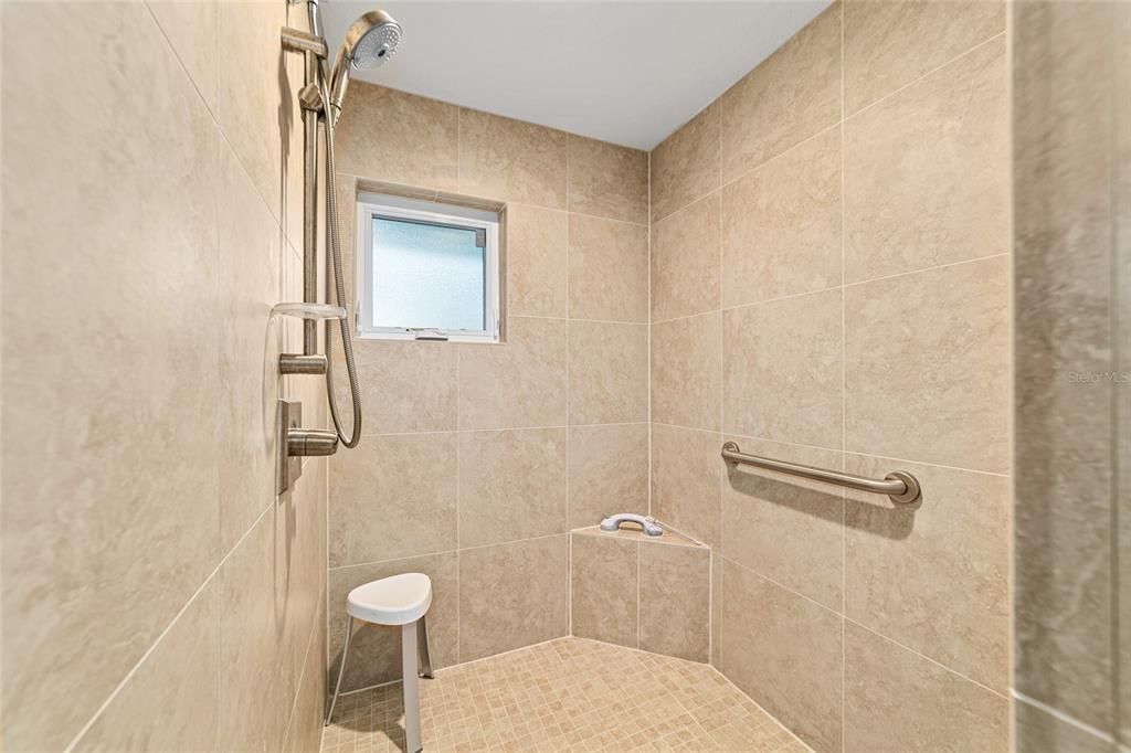 For Sale: $1,049,000 (3 beds, 3 baths, 3540 Square Feet)