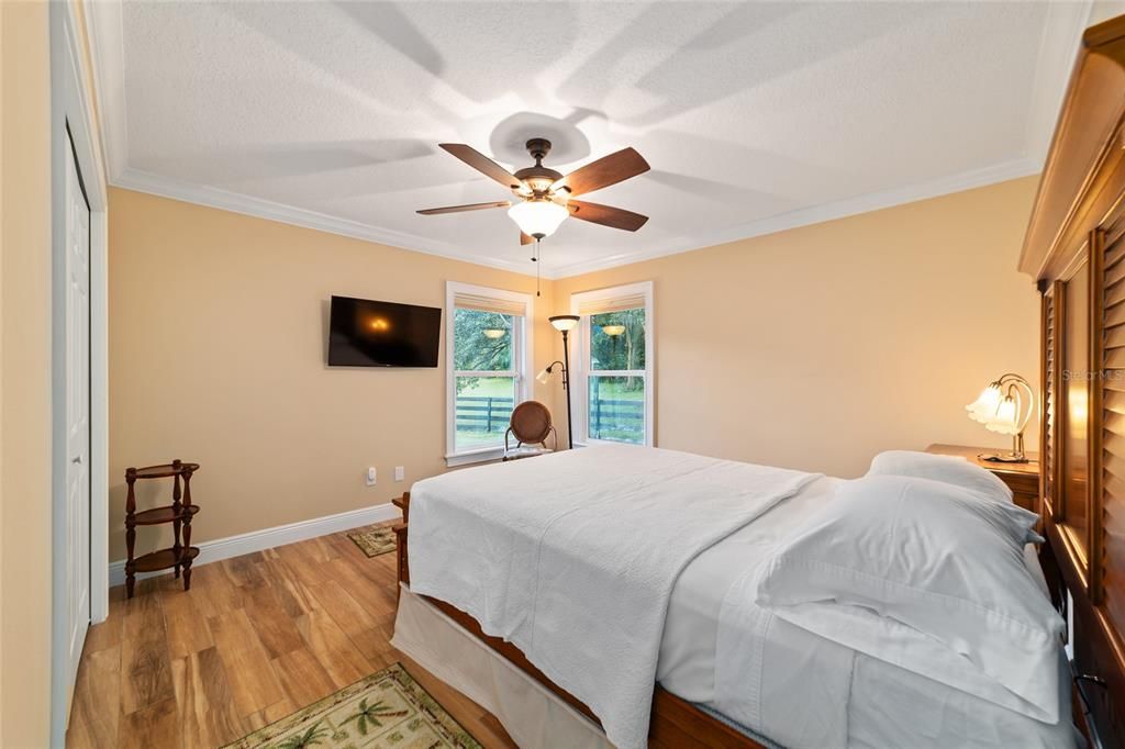 For Sale: $1,049,000 (3 beds, 3 baths, 3540 Square Feet)