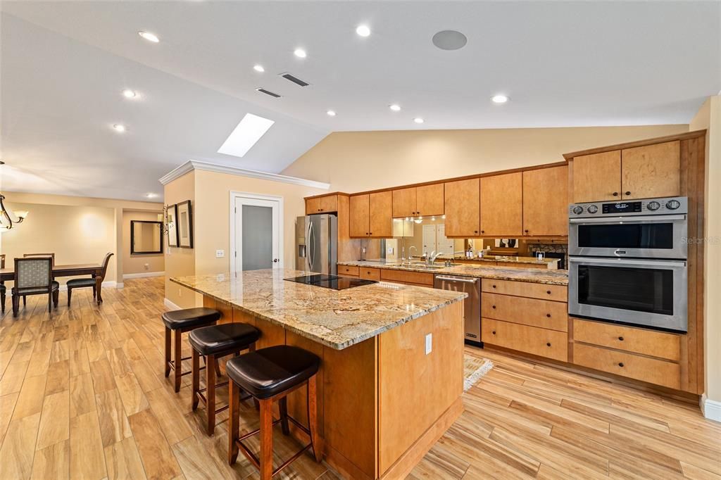 For Sale: $1,049,000 (3 beds, 3 baths, 3540 Square Feet)