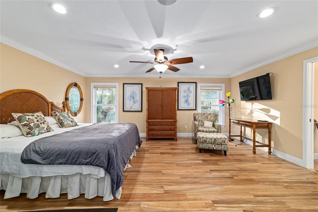 For Sale: $1,049,000 (3 beds, 3 baths, 3540 Square Feet)