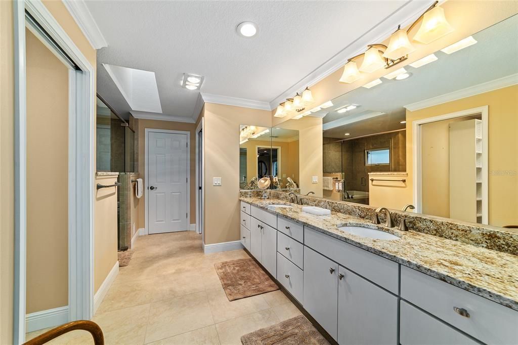 For Sale: $1,049,000 (3 beds, 3 baths, 3540 Square Feet)