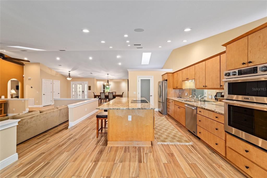 For Sale: $1,049,000 (3 beds, 3 baths, 3540 Square Feet)