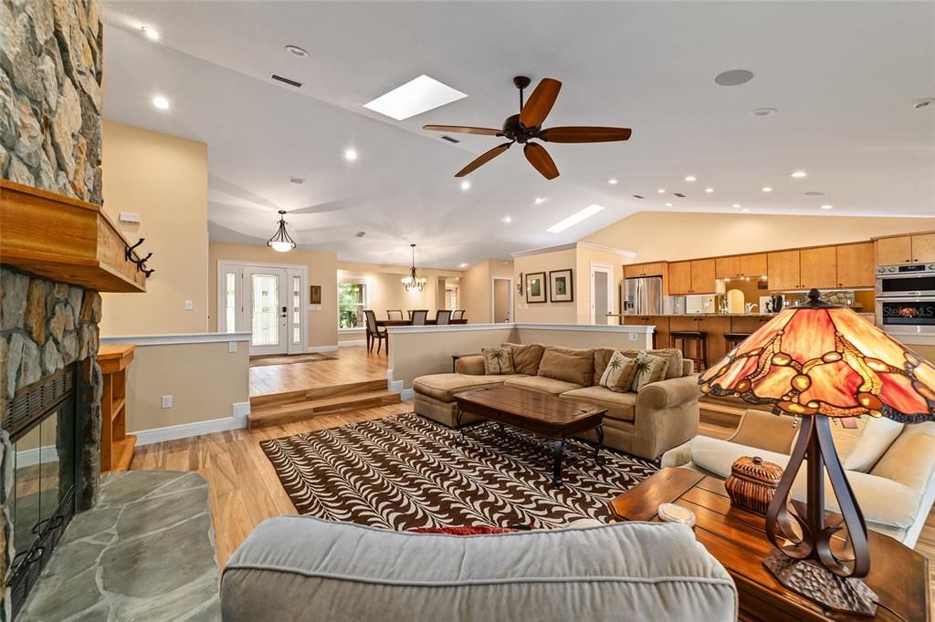 For Sale: $1,049,000 (3 beds, 3 baths, 3540 Square Feet)