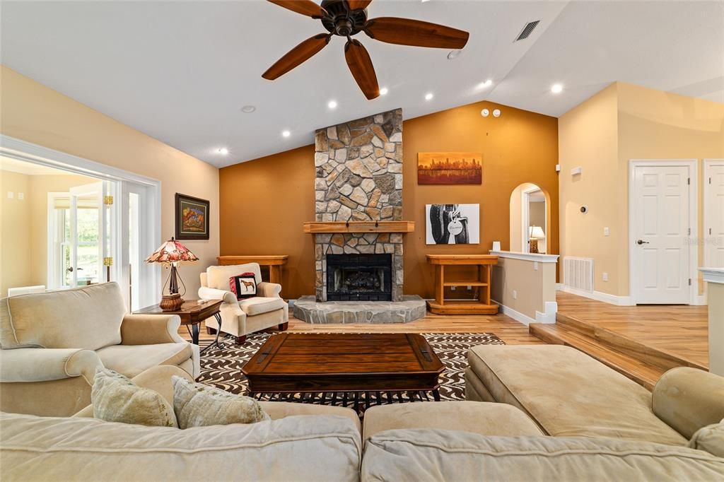 For Sale: $1,049,000 (3 beds, 3 baths, 3540 Square Feet)