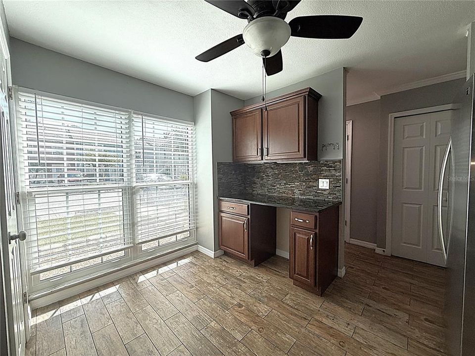 For Rent: $2,300 (2 beds, 2 baths, 1261 Square Feet)
