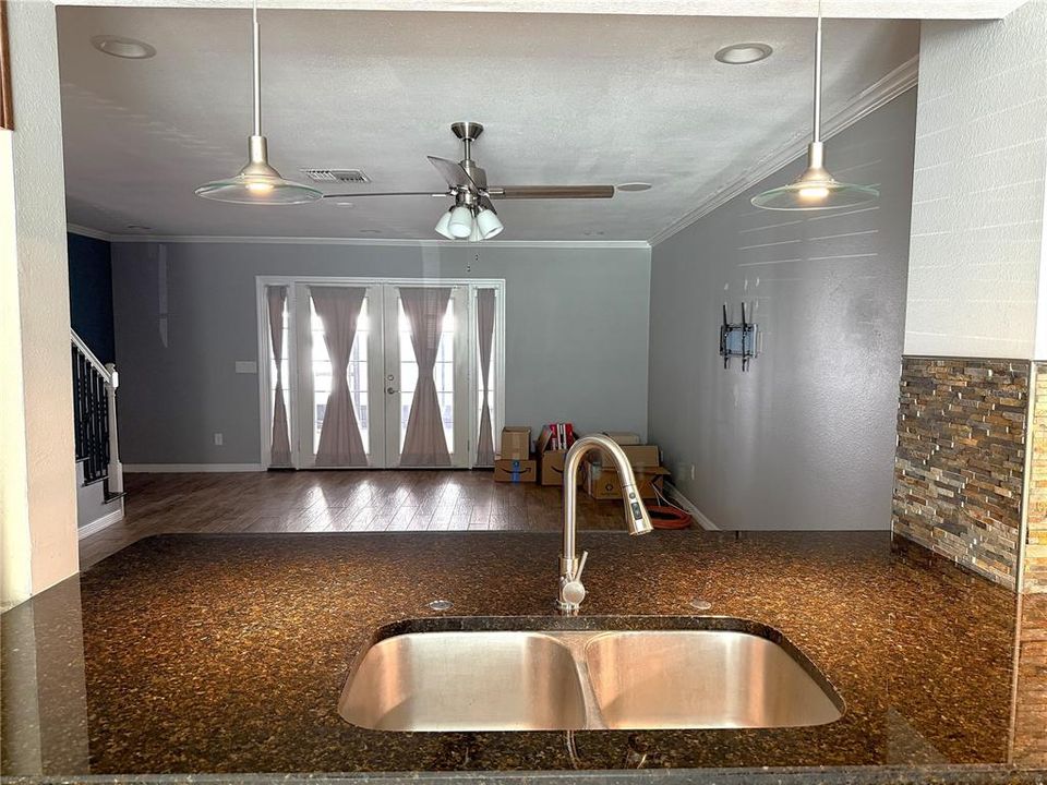 For Rent: $2,300 (2 beds, 2 baths, 1261 Square Feet)