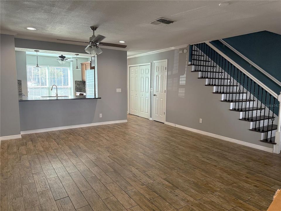 For Rent: $2,300 (2 beds, 2 baths, 1261 Square Feet)