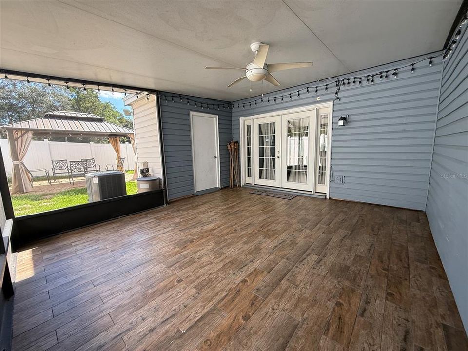 For Rent: $2,300 (2 beds, 2 baths, 1261 Square Feet)