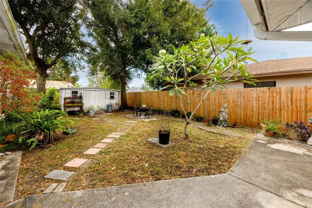 Active With Contract: $475,000 (3 beds, 2 baths, 2172 Square Feet)