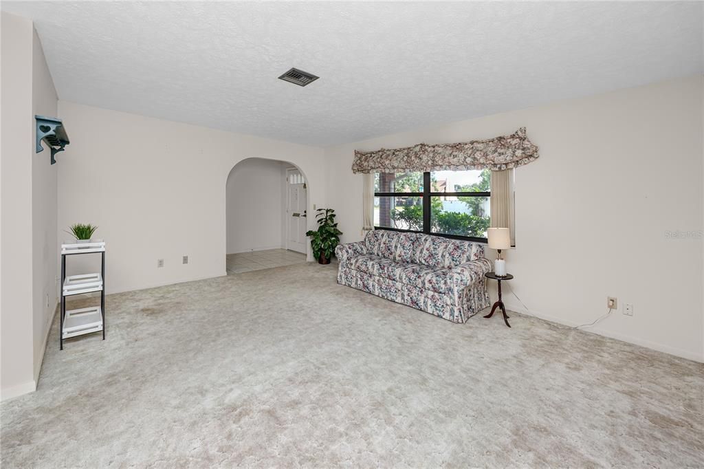 Active With Contract: $475,000 (3 beds, 2 baths, 2172 Square Feet)