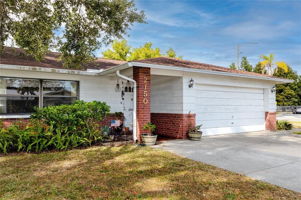 Active With Contract: $475,000 (3 beds, 2 baths, 2172 Square Feet)