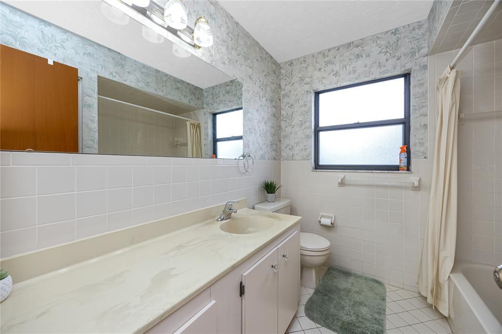 Active With Contract: $475,000 (3 beds, 2 baths, 2172 Square Feet)