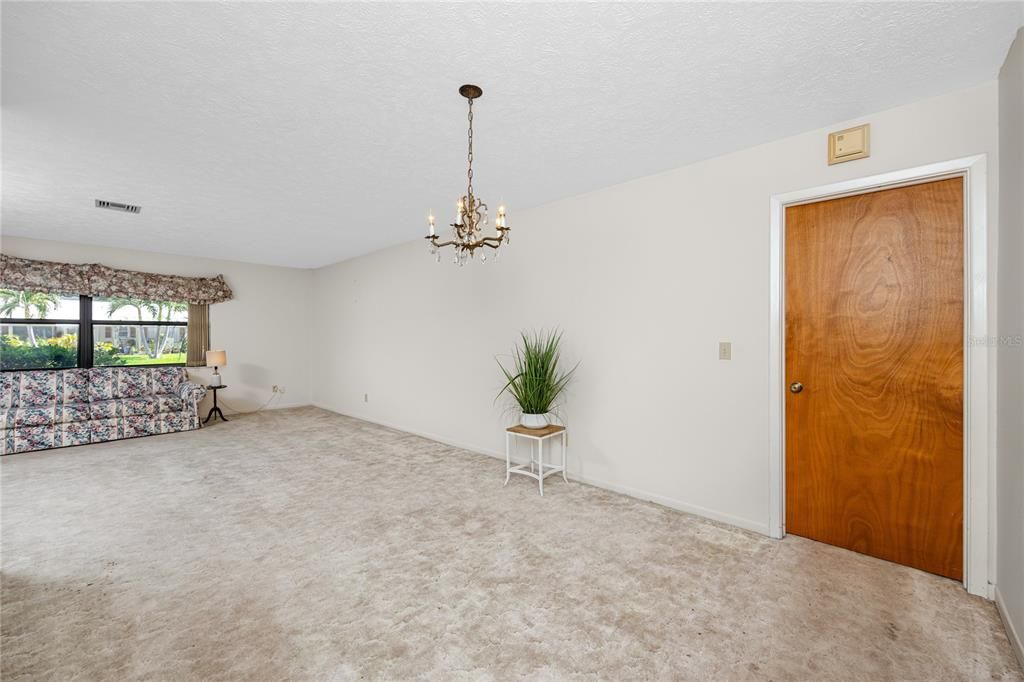 Active With Contract: $475,000 (3 beds, 2 baths, 2172 Square Feet)