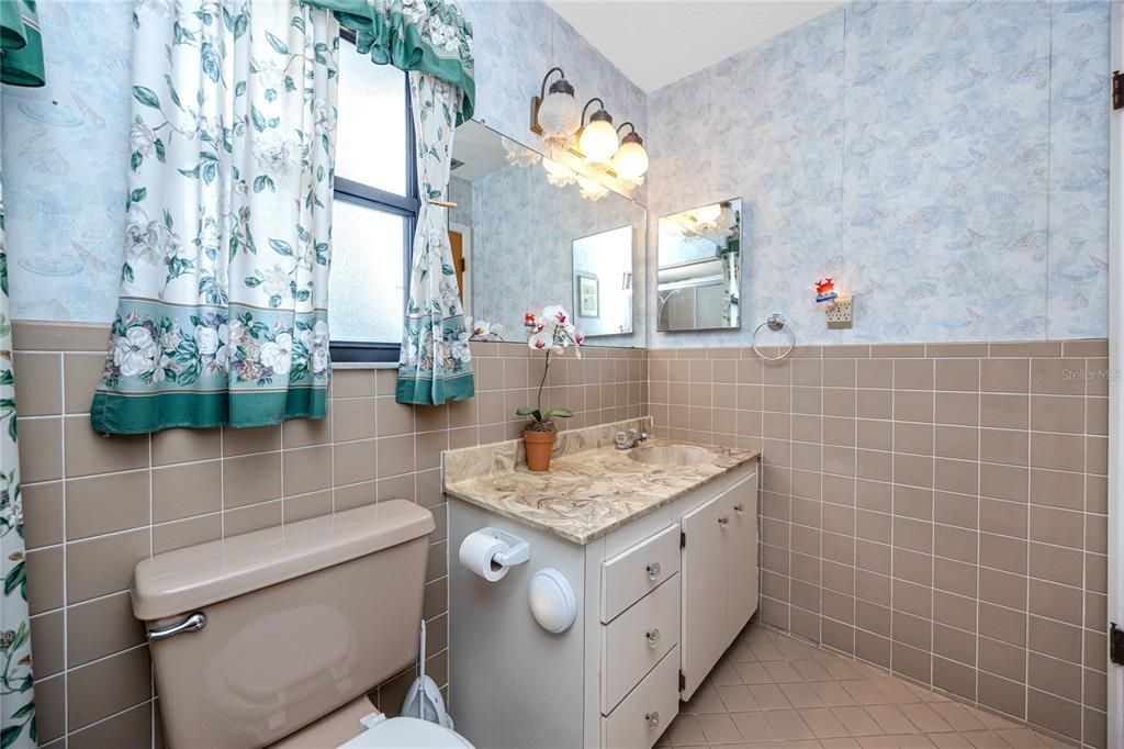 Active With Contract: $475,000 (3 beds, 2 baths, 2172 Square Feet)