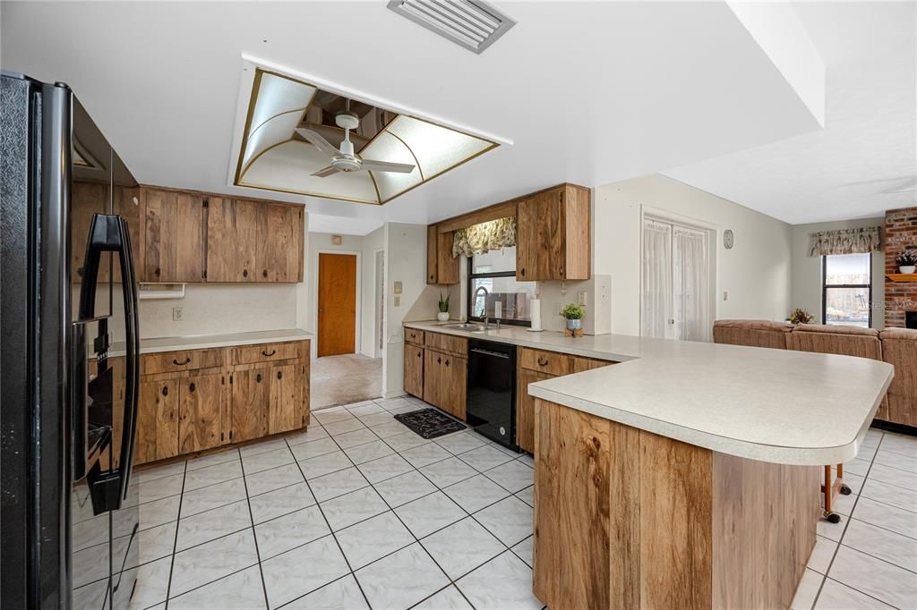 Active With Contract: $475,000 (3 beds, 2 baths, 2172 Square Feet)