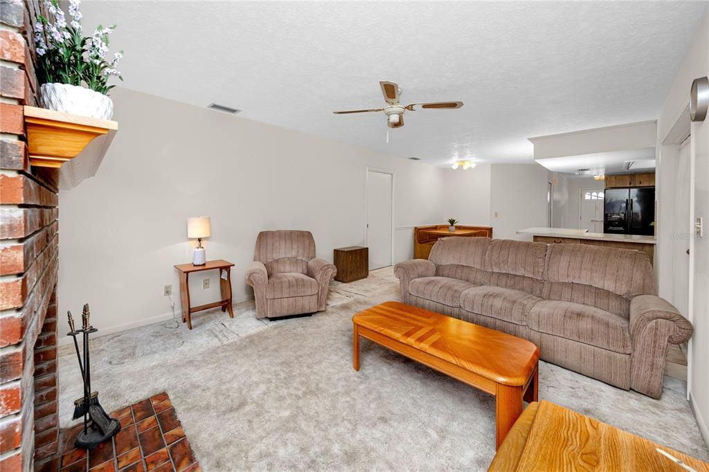 Active With Contract: $475,000 (3 beds, 2 baths, 2172 Square Feet)