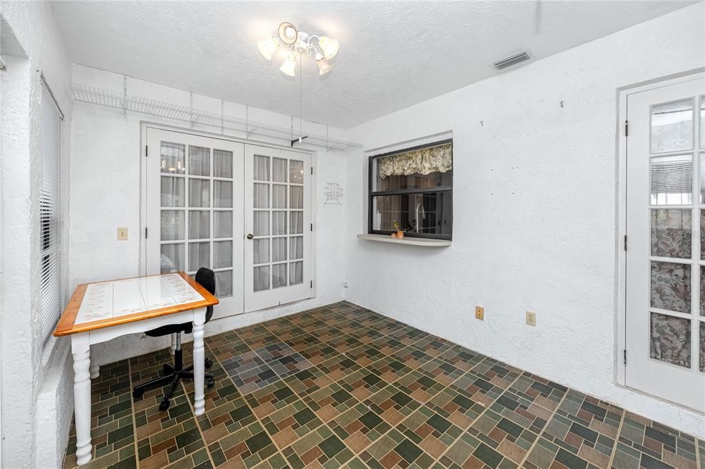 Active With Contract: $475,000 (3 beds, 2 baths, 2172 Square Feet)